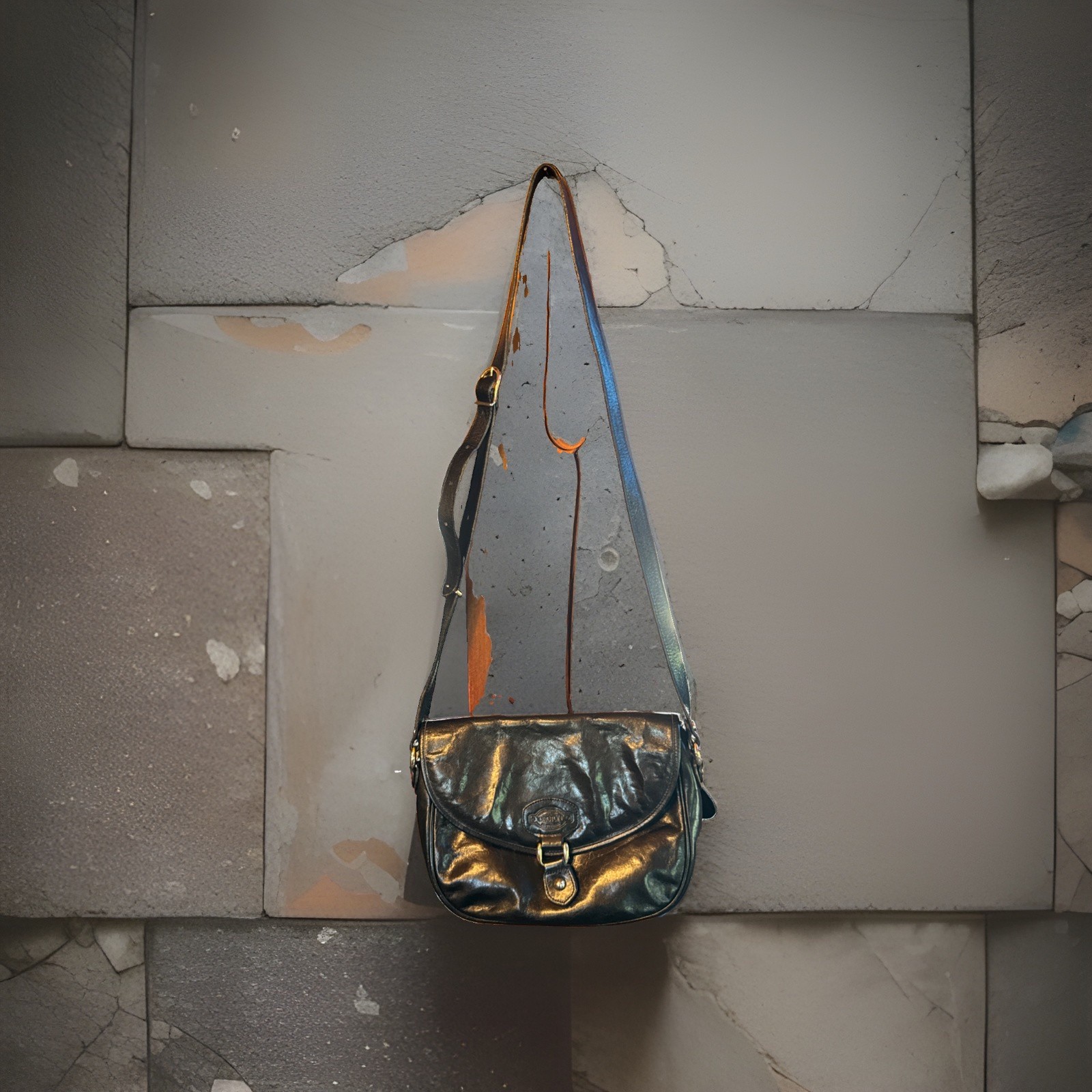 Vintage Oroton Black Genuine Cowhide Leather Crossbody Made in Australia Purse