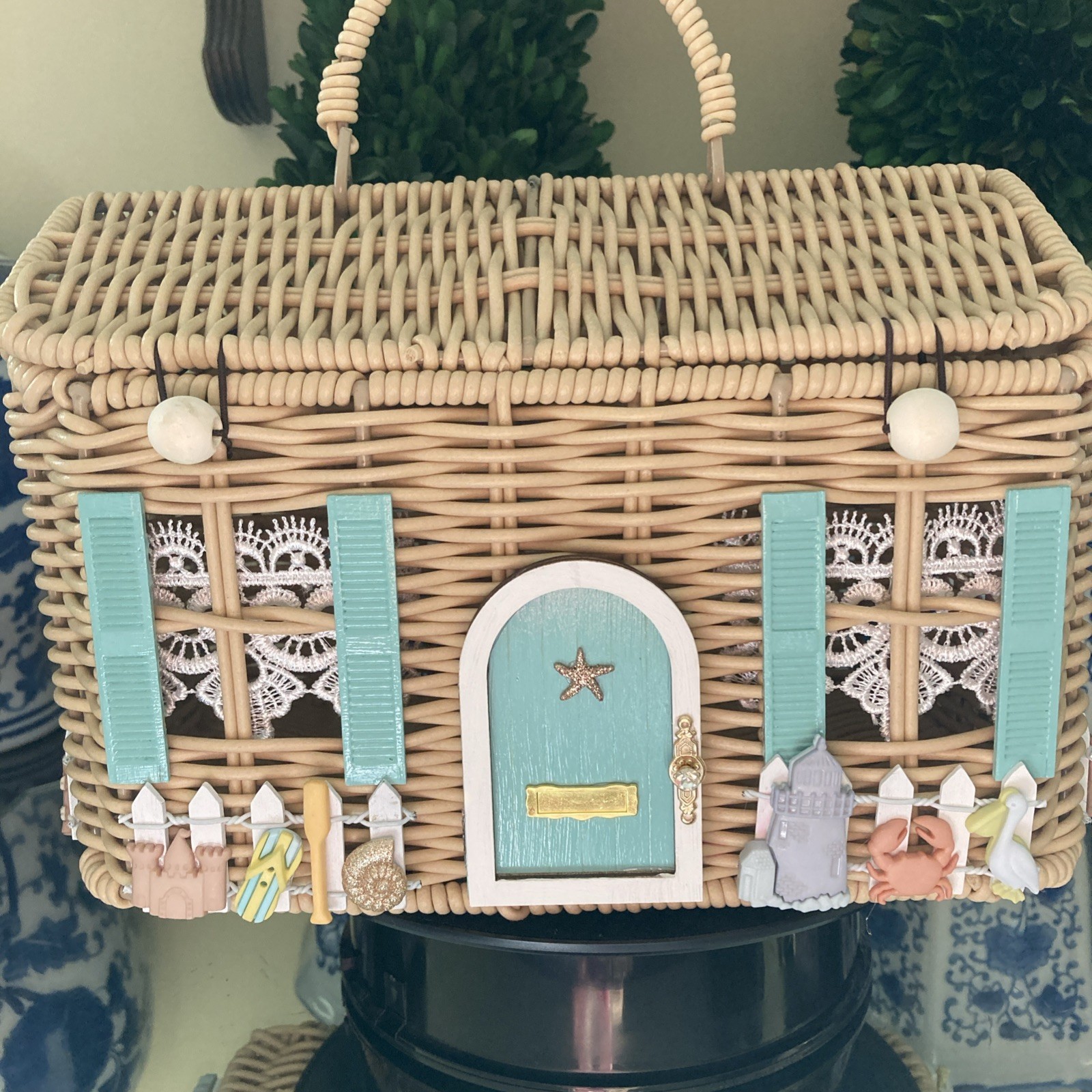 Vacation Wicker Cottage Purses