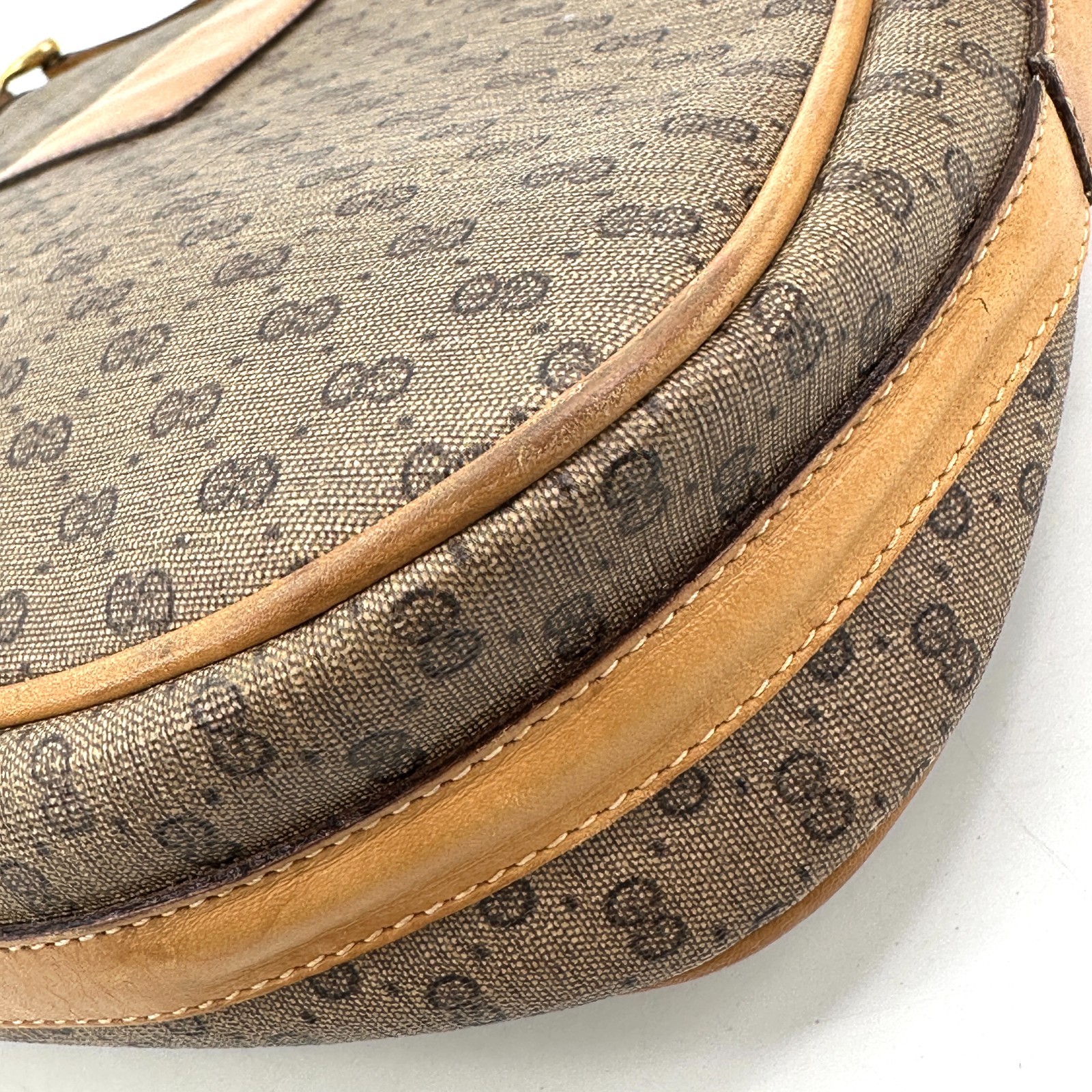 Vintage Gucci Micro GG PVC Leather Crossbody Shoulder Bag Beige Purse Authentic