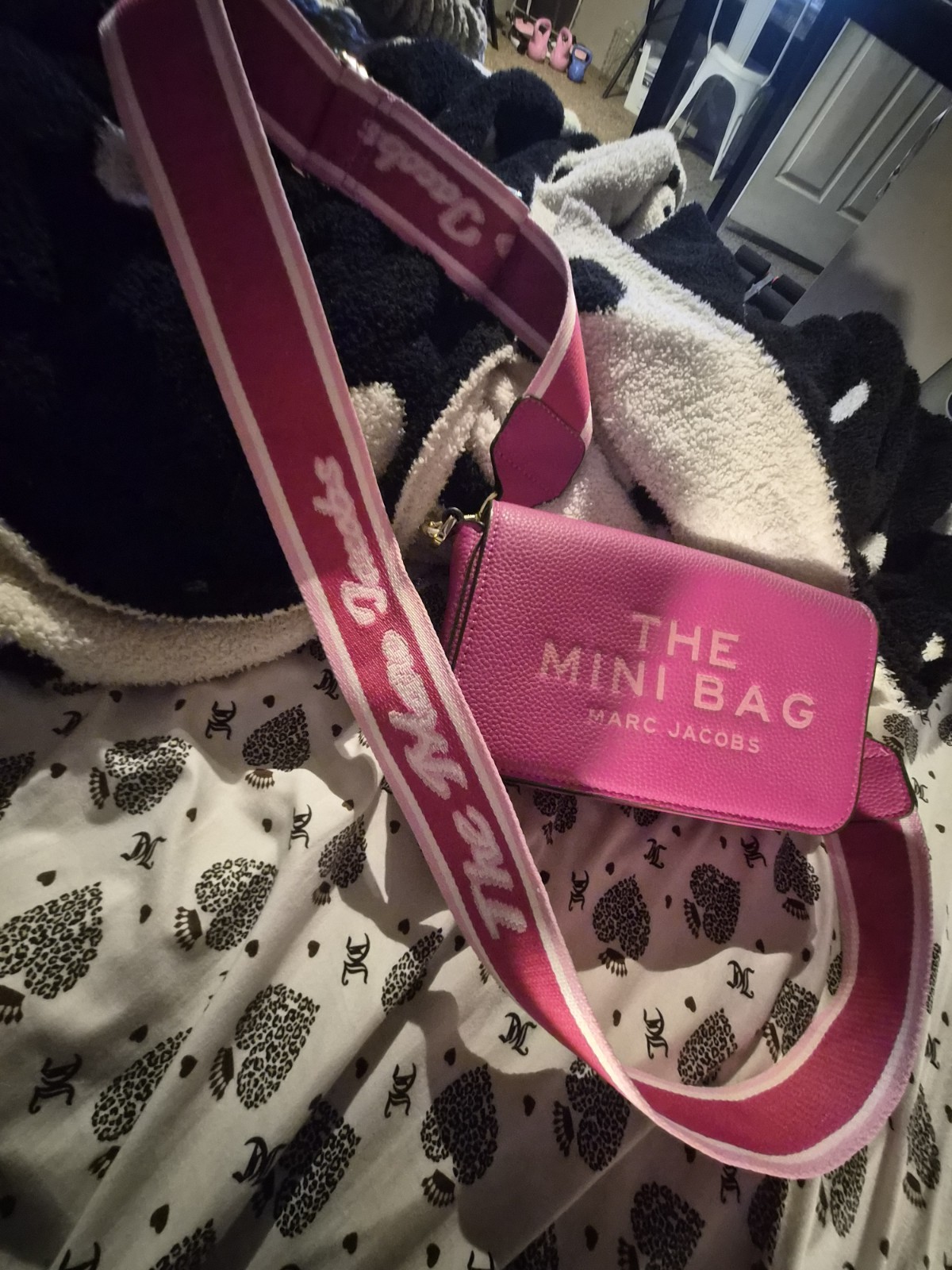 Marc Jacobs Mini Pink Crossbody Bag Zip Closure Logo Strap Gold Hardware