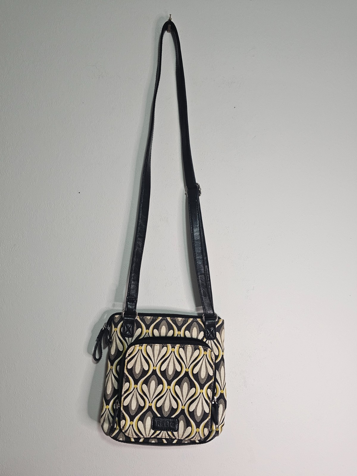 Vintange Relic By Fossil Purse Y2K Crossbody Patterned Canvas & Leather 9 x 8″