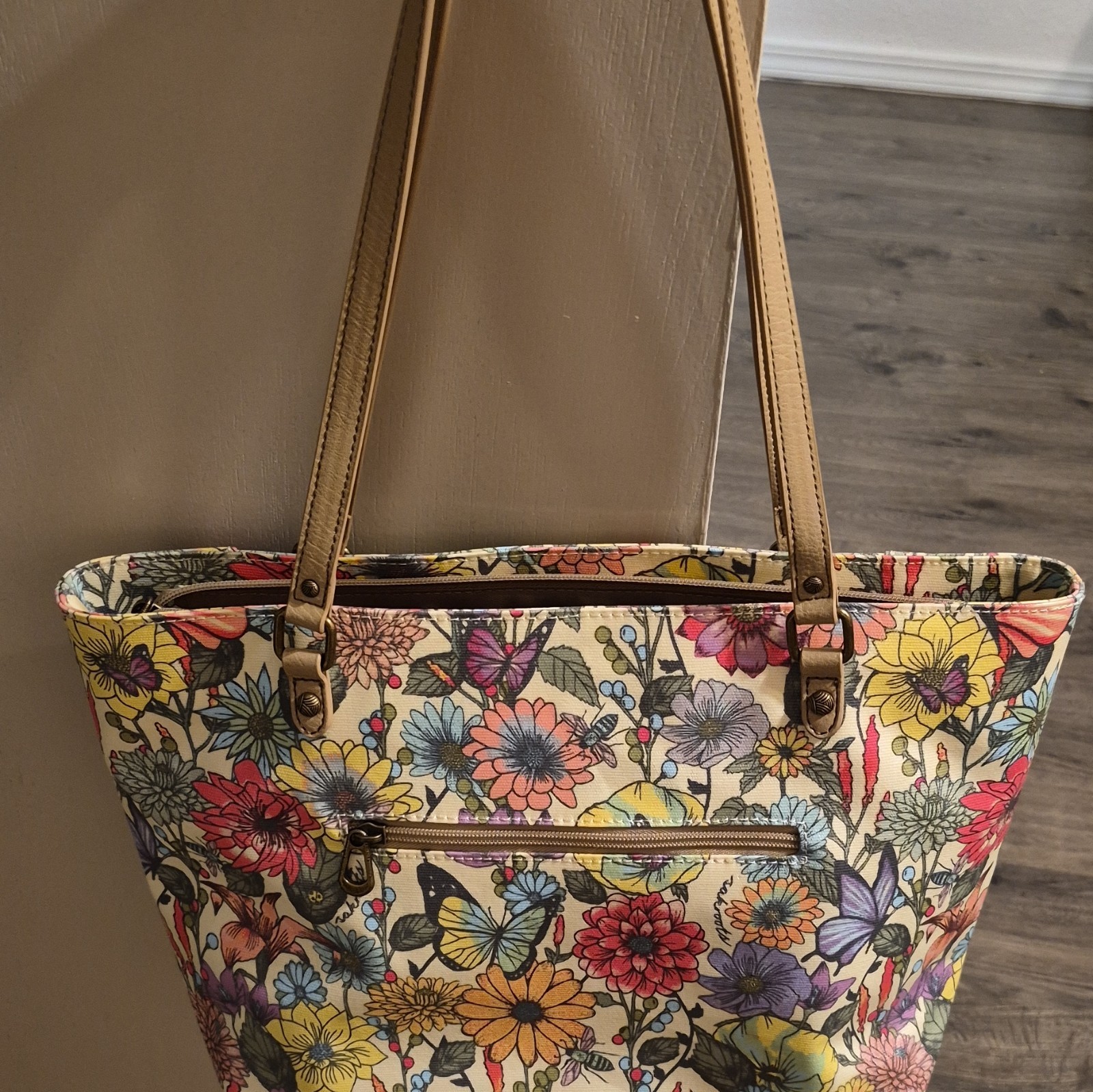 Sakroots Multicolor Floral Tote Zip Top, Lined Inner/Outer Pockets, Hang Tag