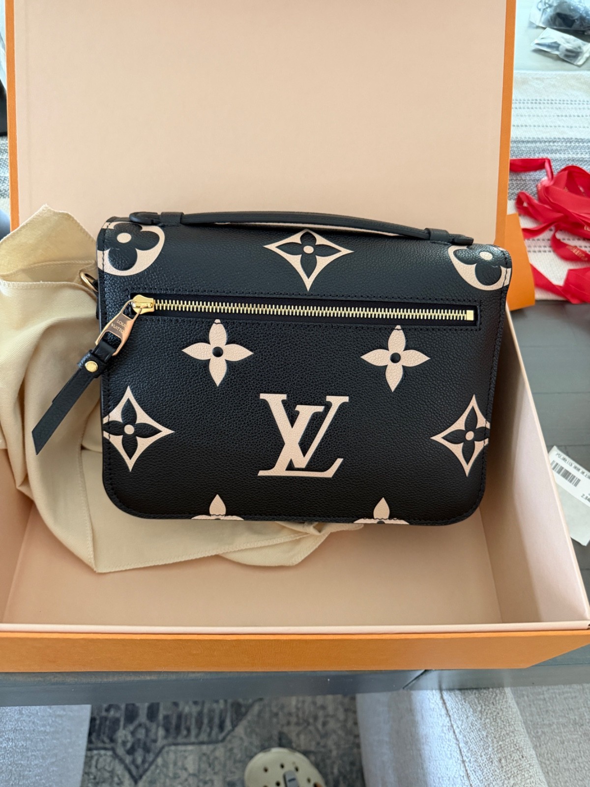 Louis Vuitton Pochette Metis – Bicolor Monogram. Brand New w/Tags and Receipt
