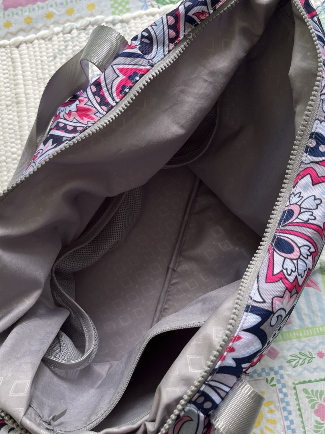 Vera Bradley Pink Gray Paisley Overnight Bag Crossbody Lots Of Pockets