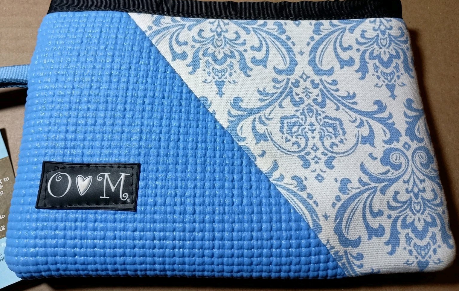 OLovesM -Wristlet – Recycled Yoga Mat – Blue/White – Approx 8×6 – NWT