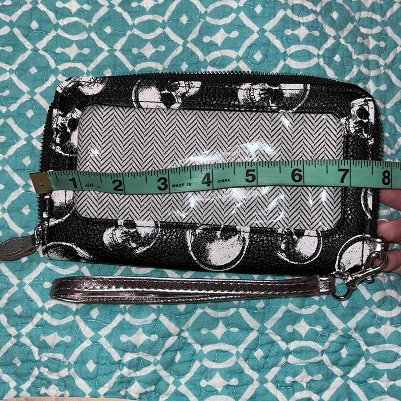 Skulls wristlet wallet zip close 3 pouch card holders 13 pro max fits halloween