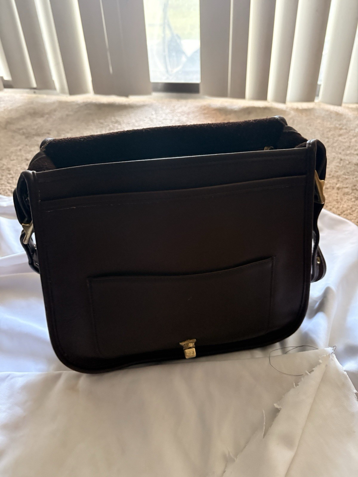 Coach Brown Solid Crossbody Bag Turnlock/Zip, Adjustable Strap, Pockets