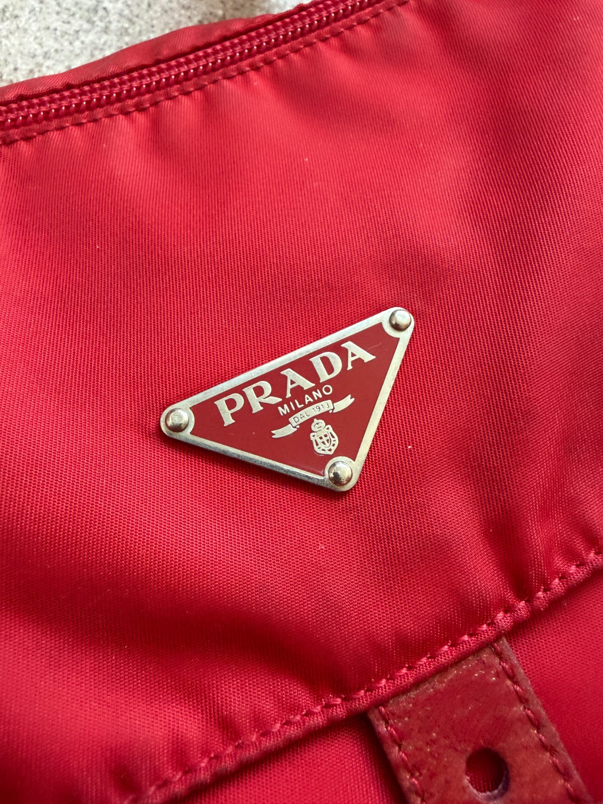 ⭐️ PRADA 2000`s Vintage Rosso Red Tessuto Nylon Messenger Bag Unisex