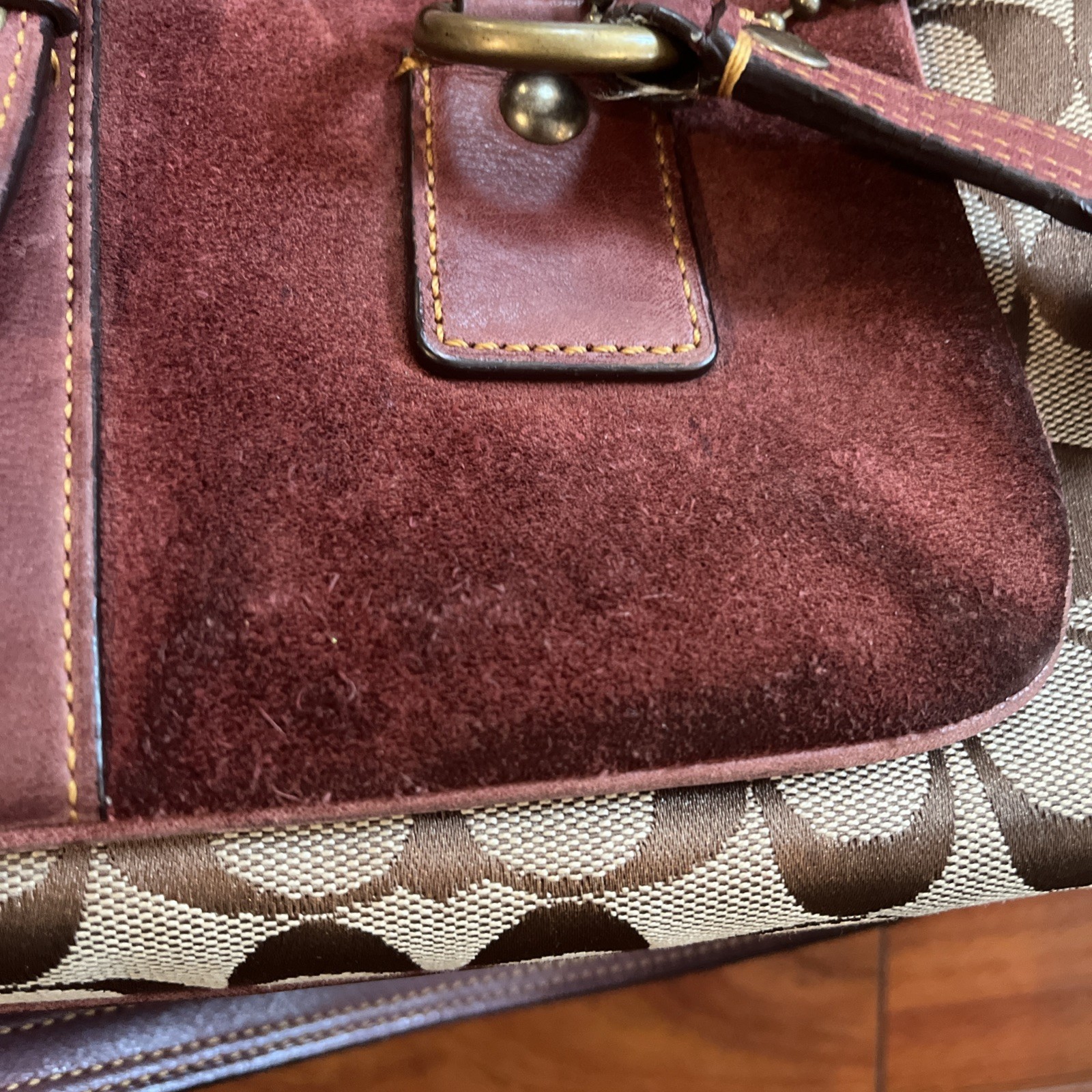 COACH SPECIAL EDITION SIGNATURE C BURGUNDY SUEDE and LEATHER 7065 READ