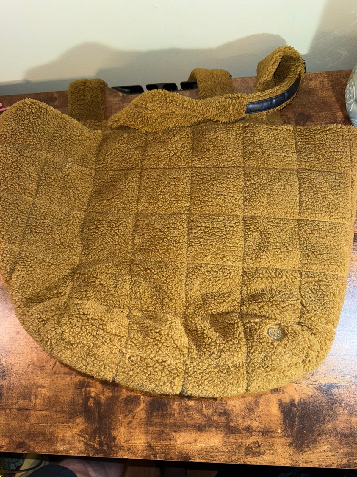 Lululemon Quilted Grid 26L Large Tote Grid Bag Fleece Burnt Caramel Brown EUC