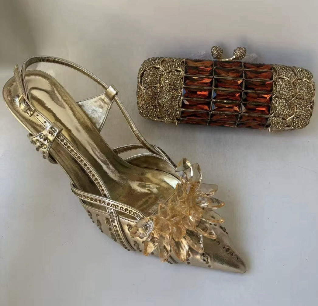 Gold Metallic Beaded Clutch Evening Bag w/ Clasp Closure, Gold Tone Hardware