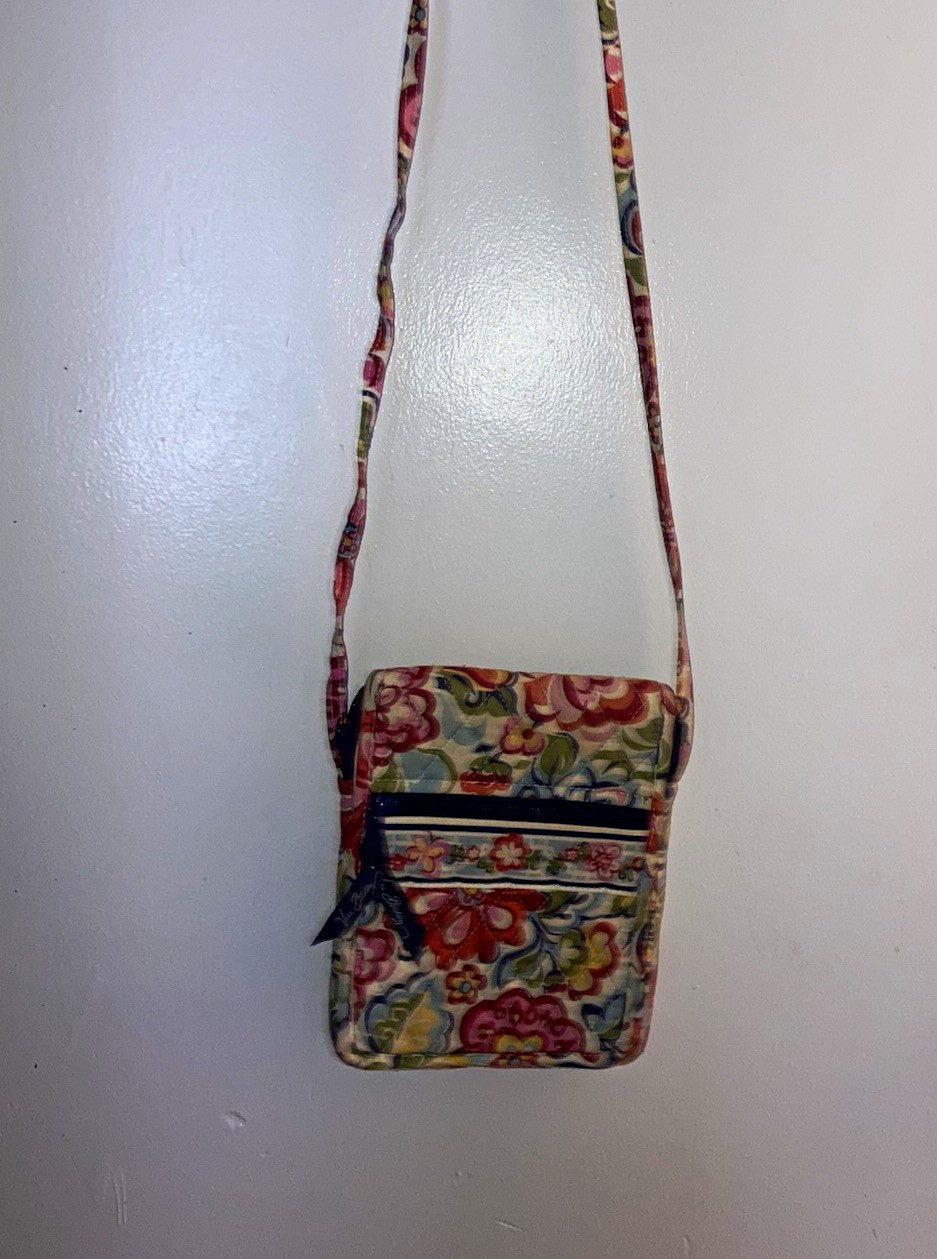 Vera Bradley Floral Small Crossbody Bag. Zip Closure Inner Pockets