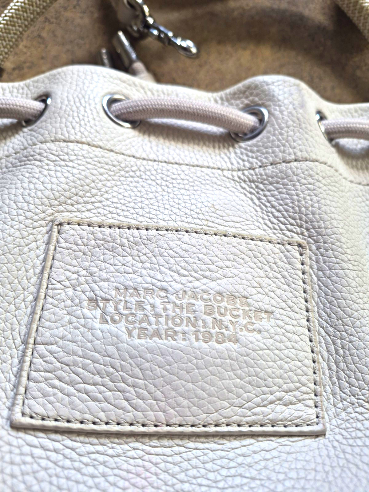 Marc Jacobs Beige Pebbled Drawstring Bucket Bag Small w/ Detachable Strap