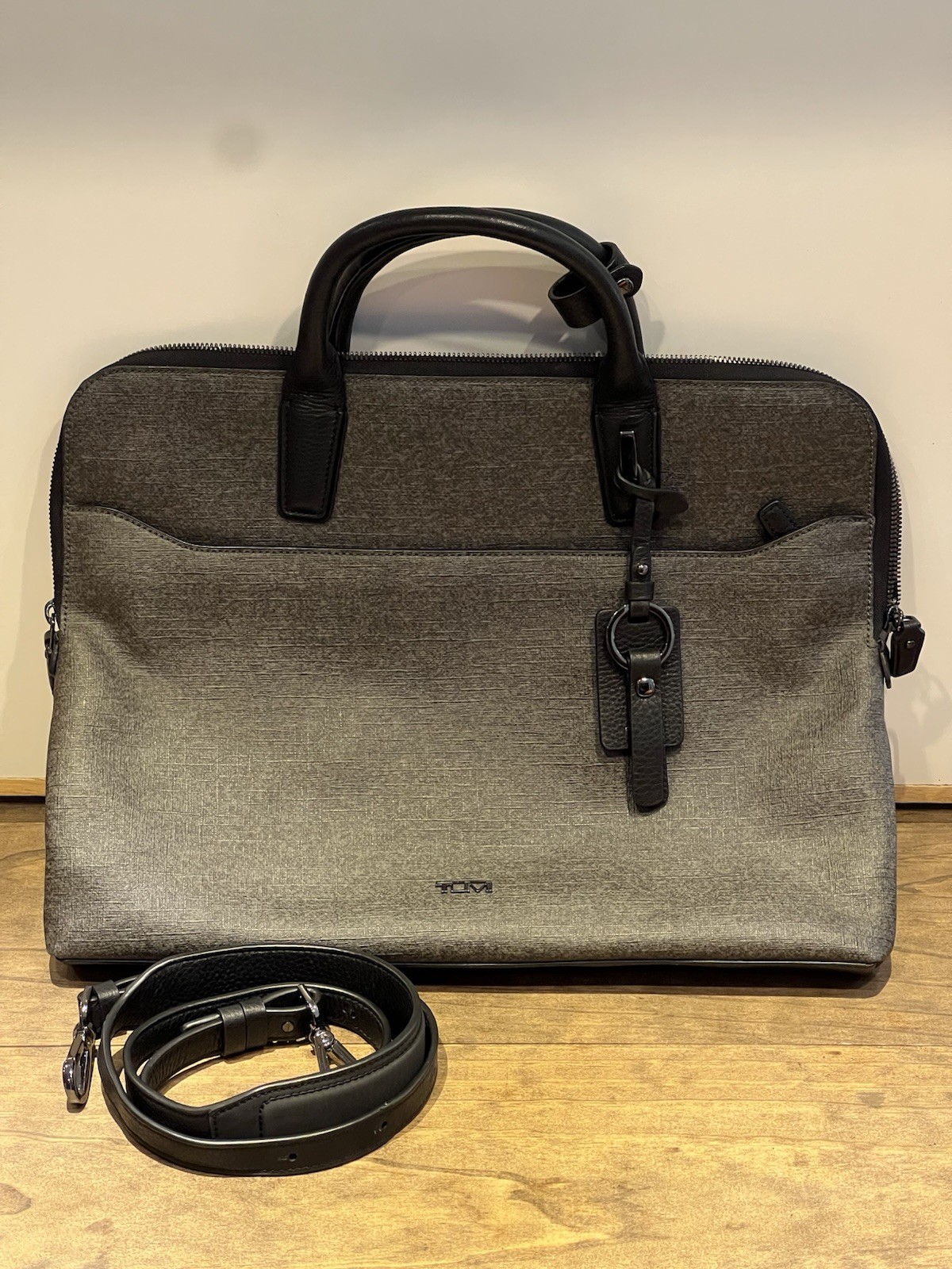 Tumi Stanton Anita Portfolio Shoulder Bag Messenger Briefcase Grey Black Strap