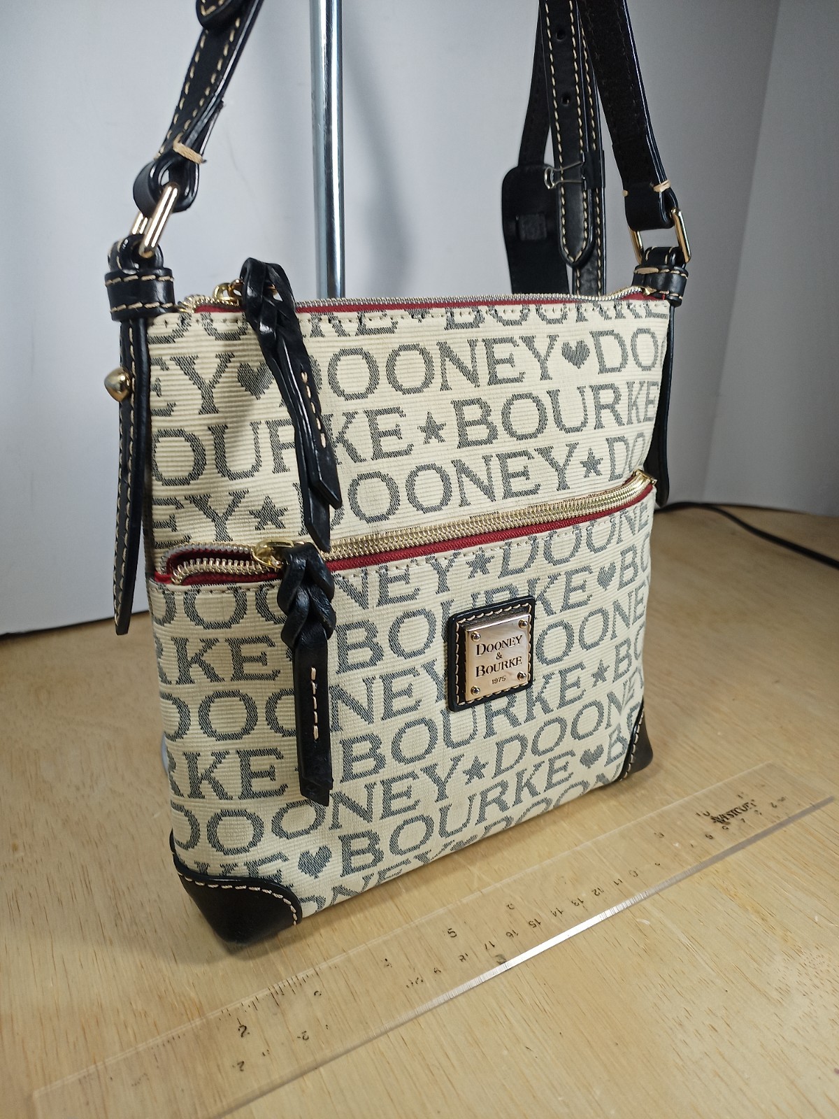 Dooney & Bourke Y2K Medium Black Off White Crossbody Jaquard Leather Gold Plated
