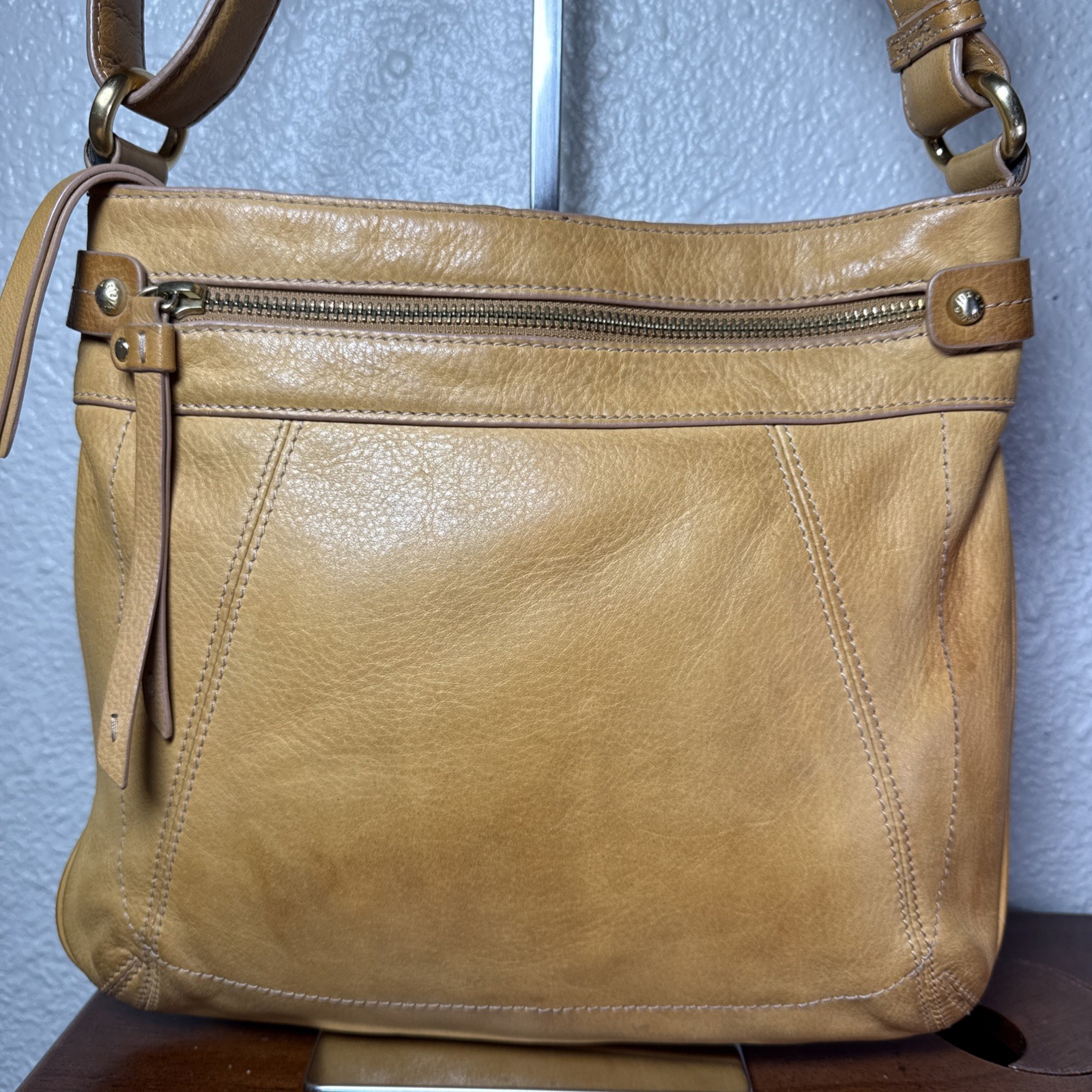 Liz Claiborne Vintage Brown Cowhide Leather Hobo Crossbody Bag Slouchy Purse
