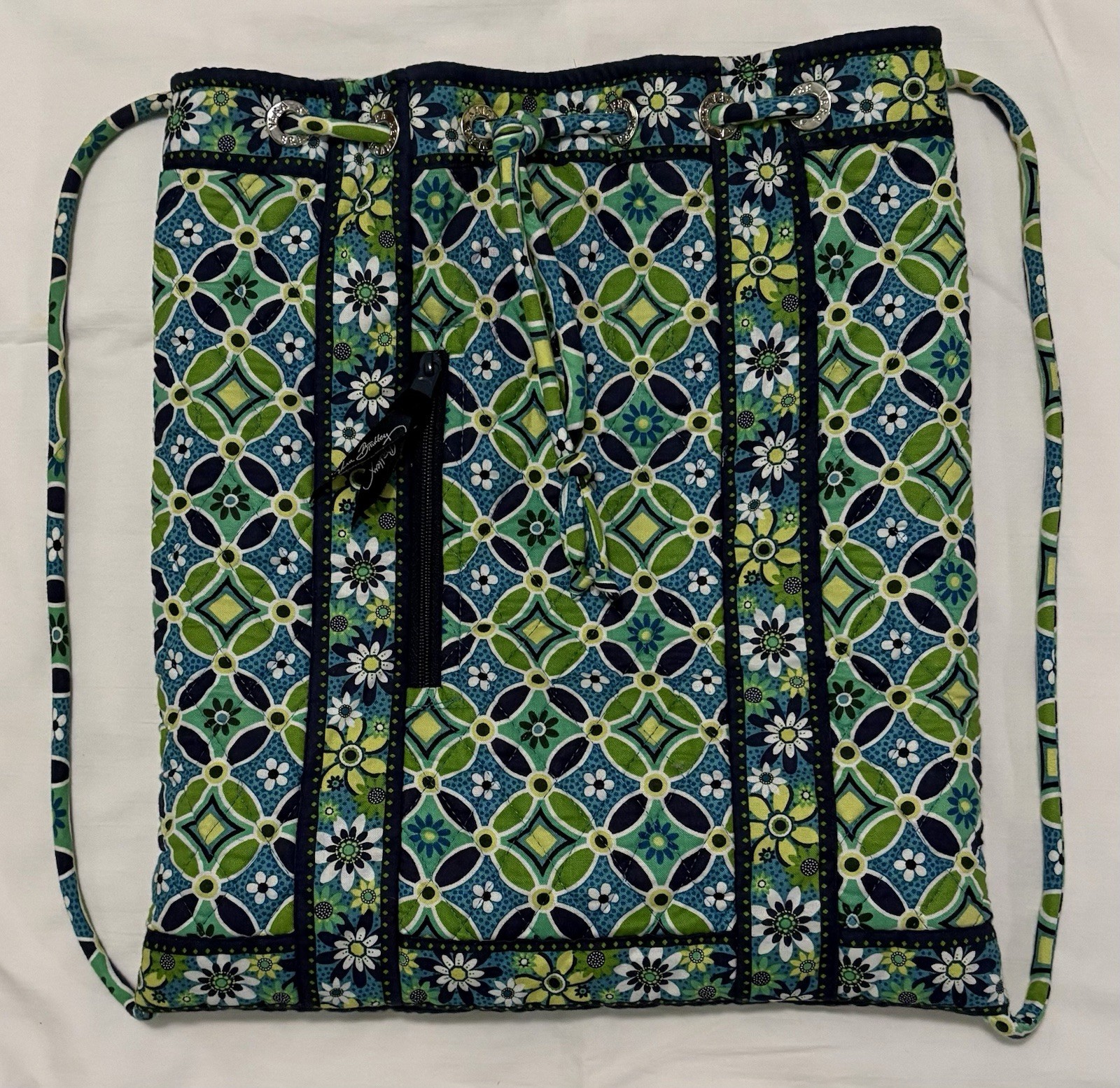 Vera Bradley Drawstring Backpack Vintage Daisy Daisy Front Zipper Inside Pockets