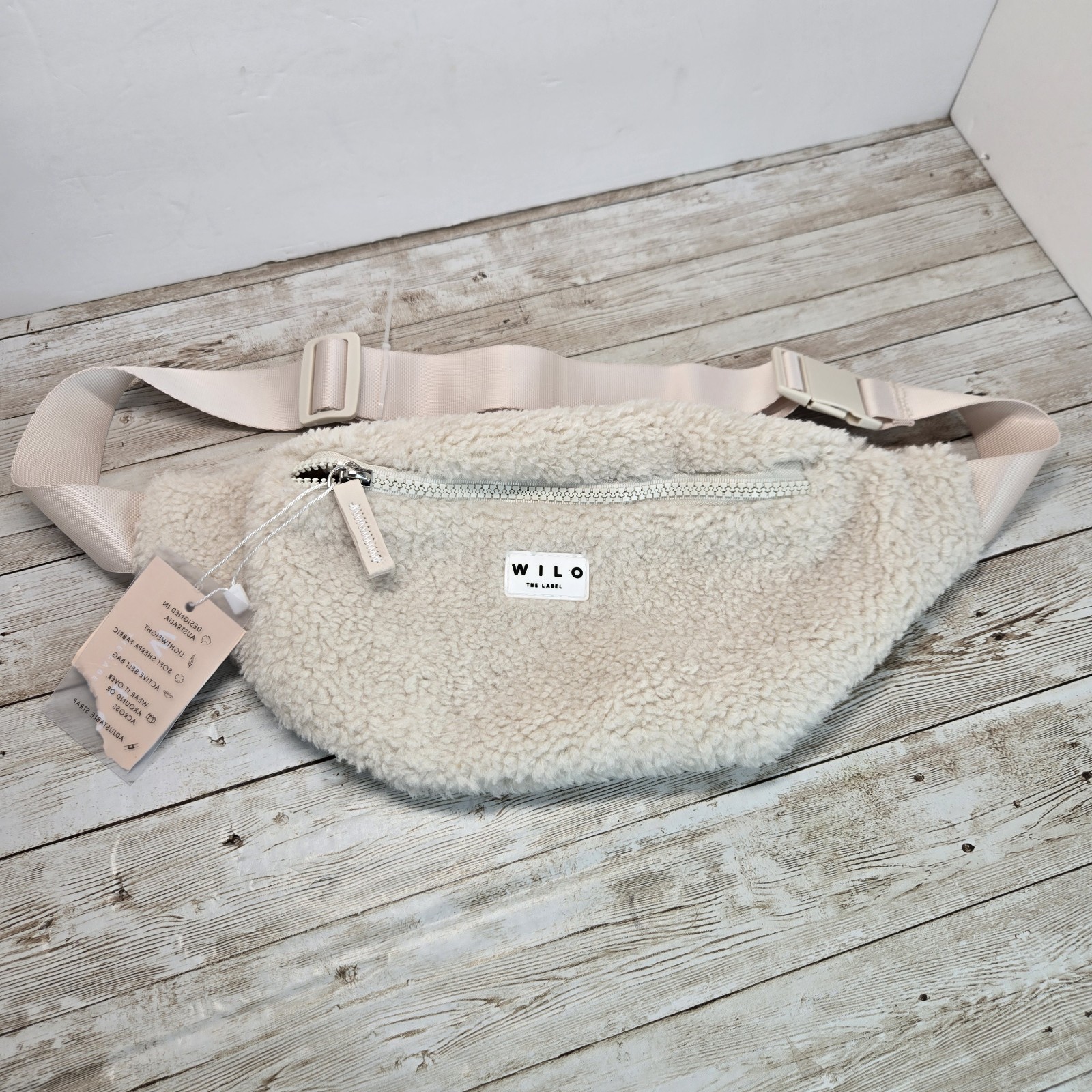 WILO The Label Sherpa Belt Bag Fanny Pack Crossbody Cream Zip Pocket