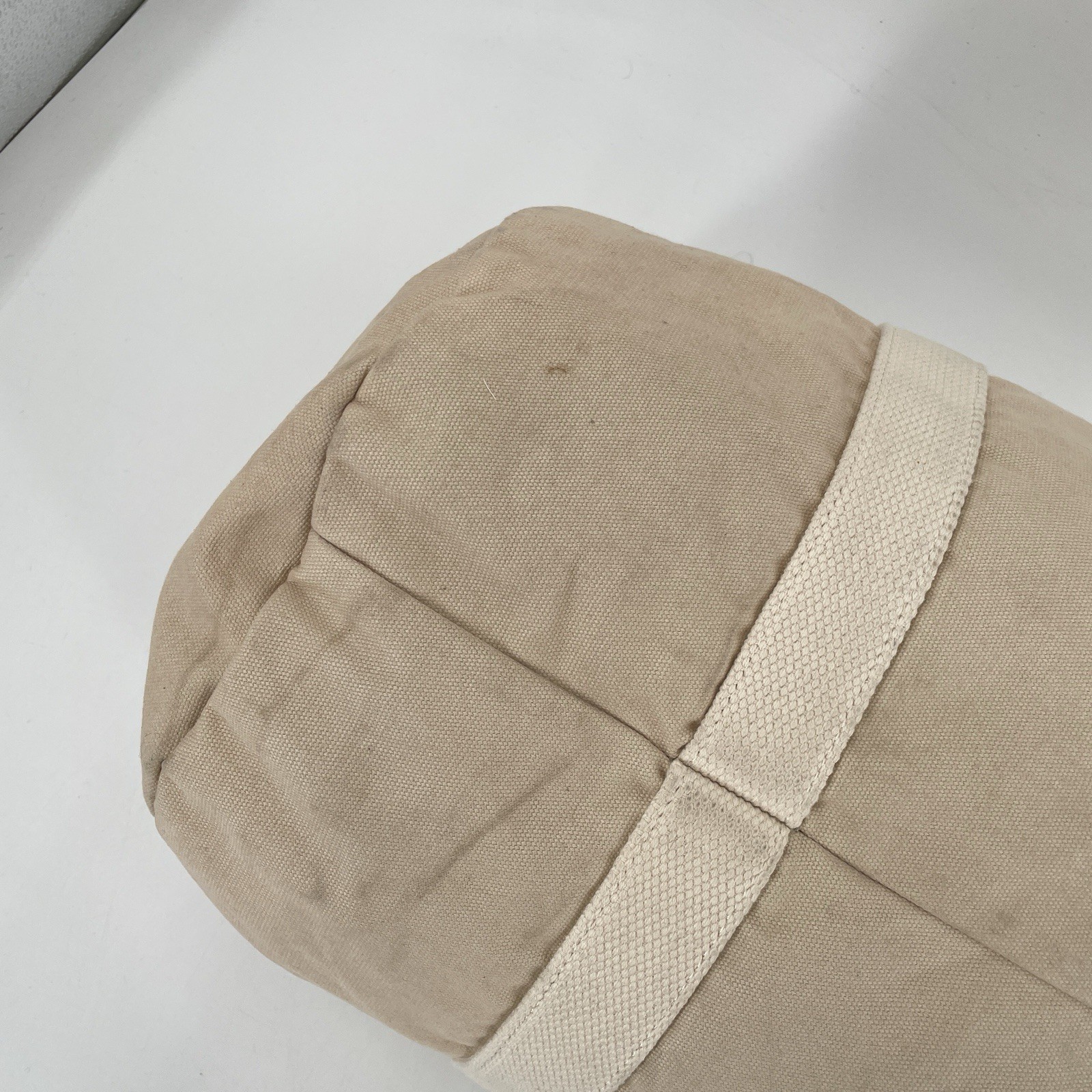 Brandy Melville Canvas Duffle Bag in Beige – Shoulder Strap Gym Travel John Galt