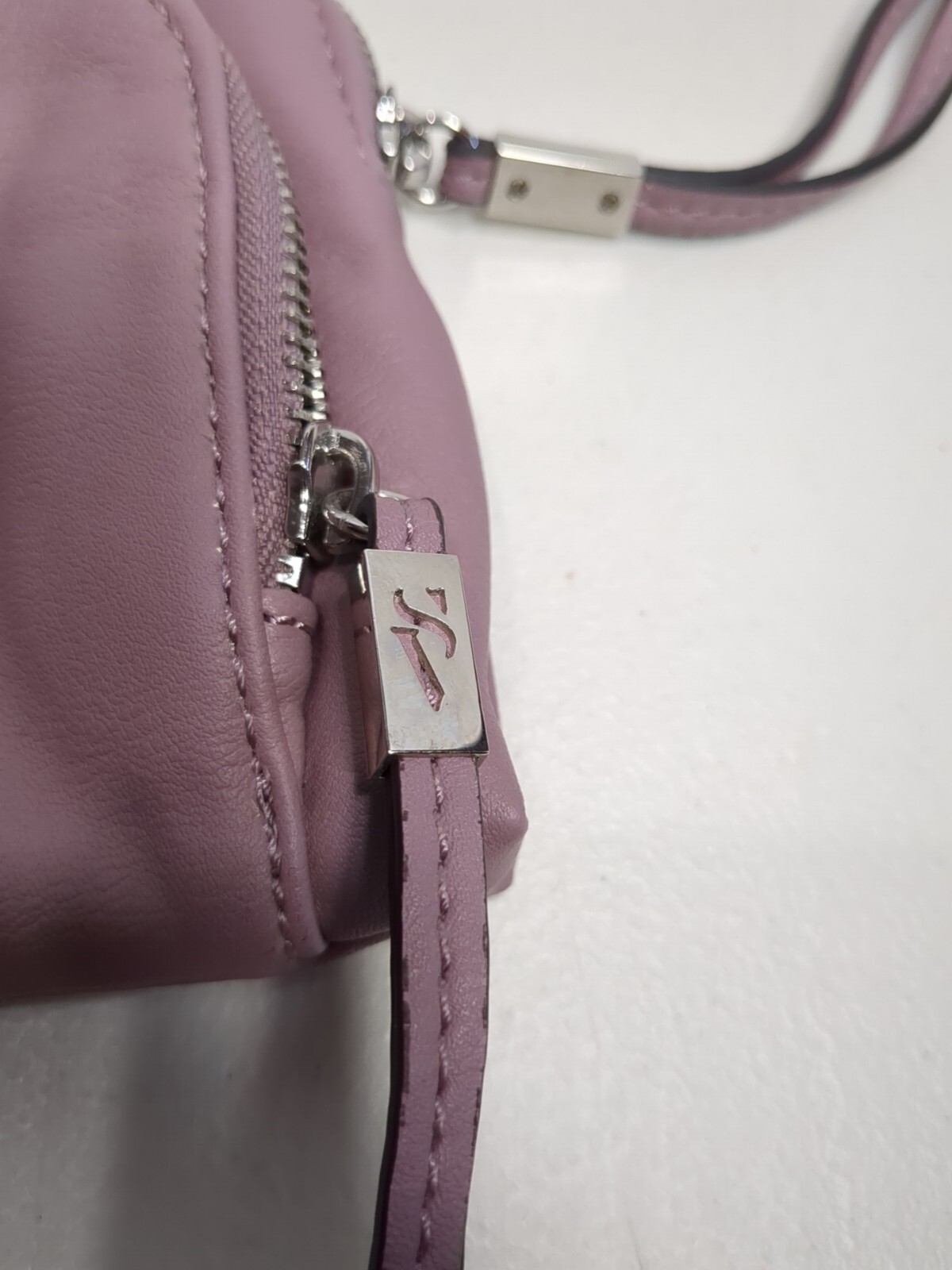 Simply Vera Wang Joyce Wristlet Bag Purse Mauve Pre-owned