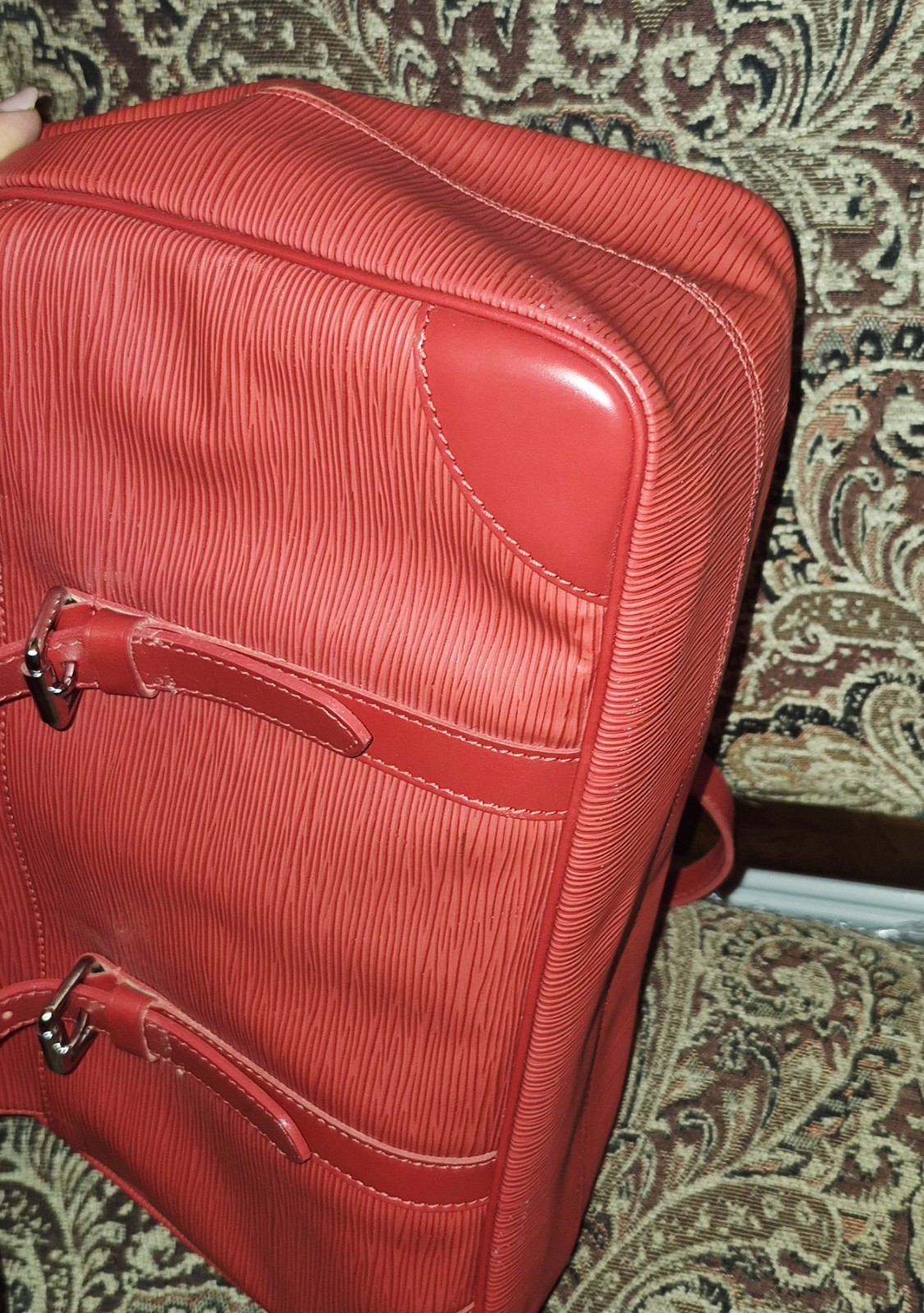 LUXURIOUS! AUTHENTIC LOUIS VUITTON SEGUR MM EPI RED LEATHER SHOULDER BAG!