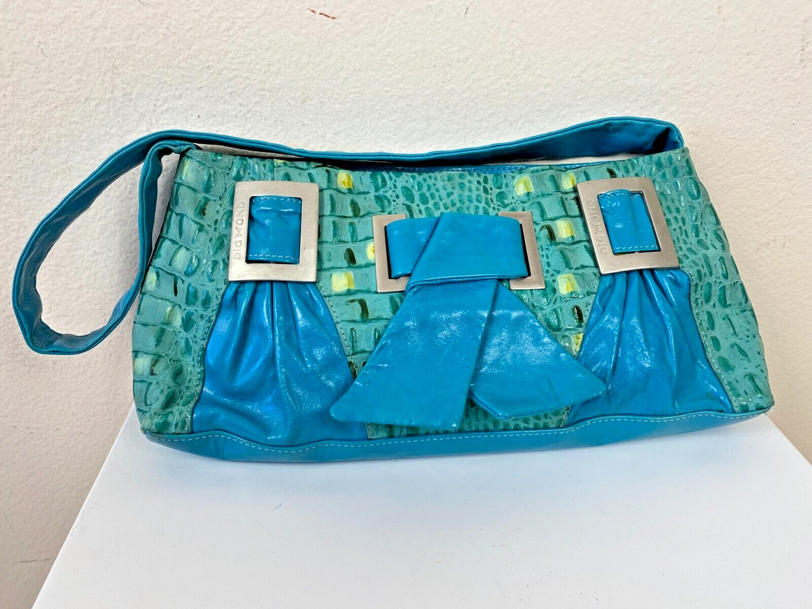 Y2K DIAMOND Italian Design Shoulder Bag Turquoise Blue Pat. Leather Fashionista