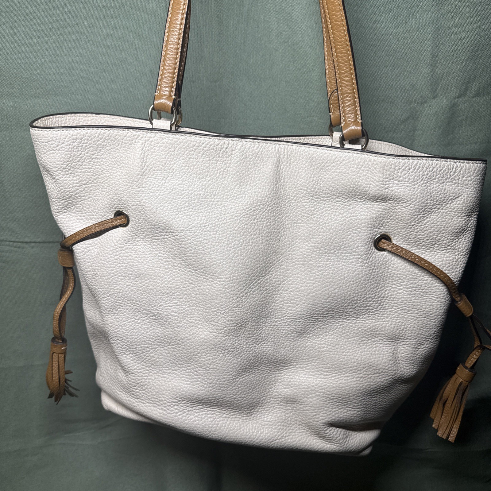 Coach CA165 Andy Tote W/Horse & Carriage Logo & Pebbled Leather Chalk