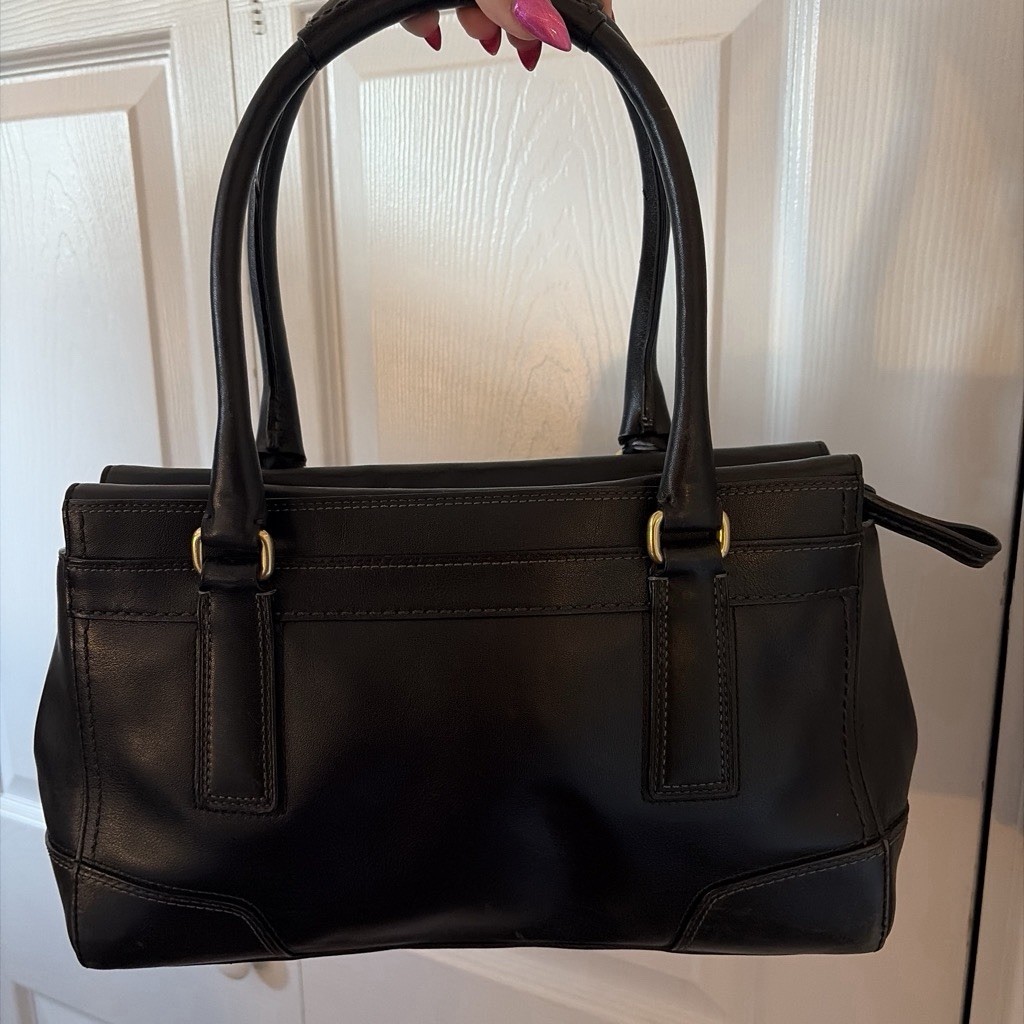 Coach Hamptons Black Leather Turnlock bag