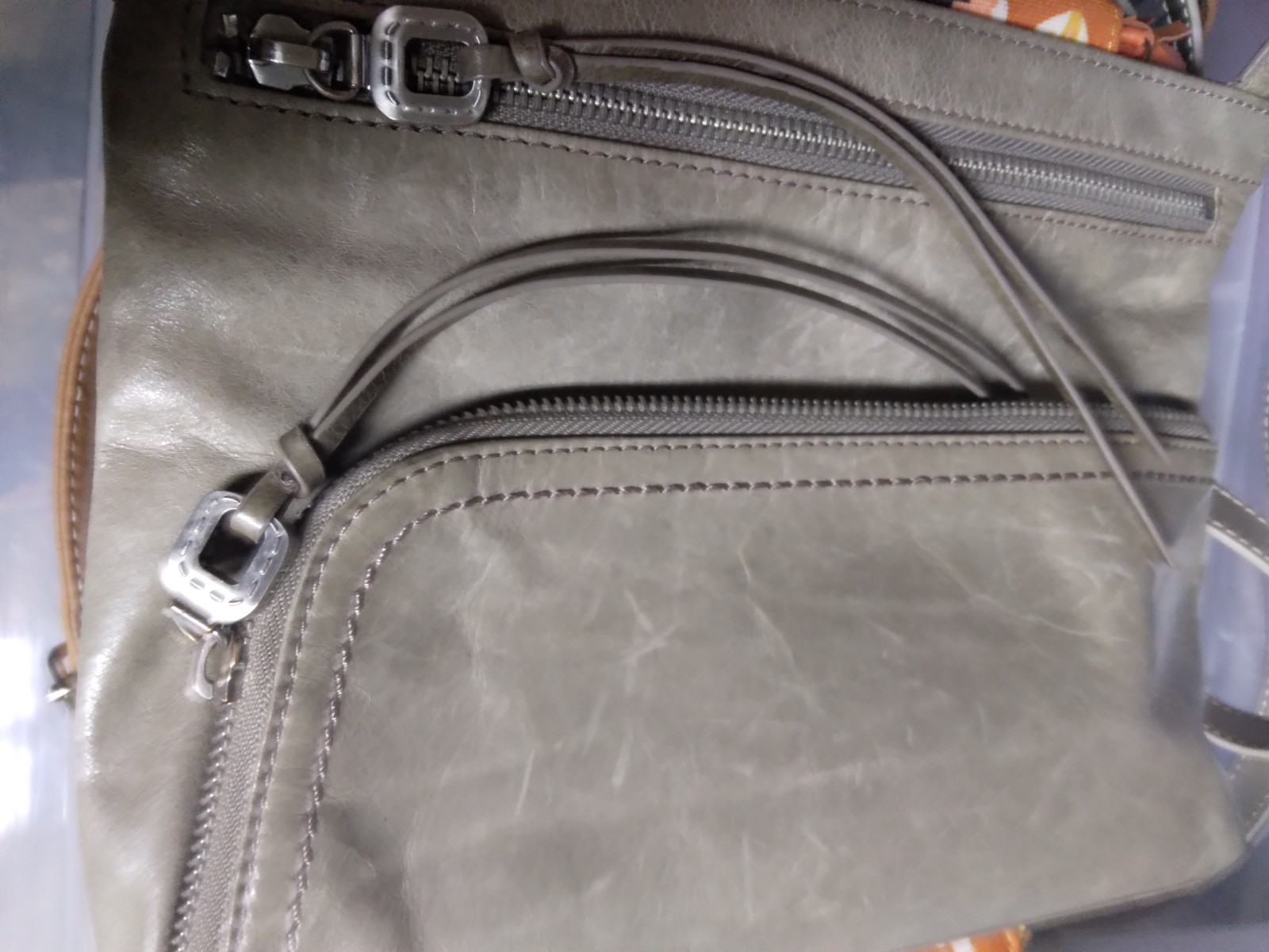 HOBO Leather Cassie crossbody handbag grey multi zippered