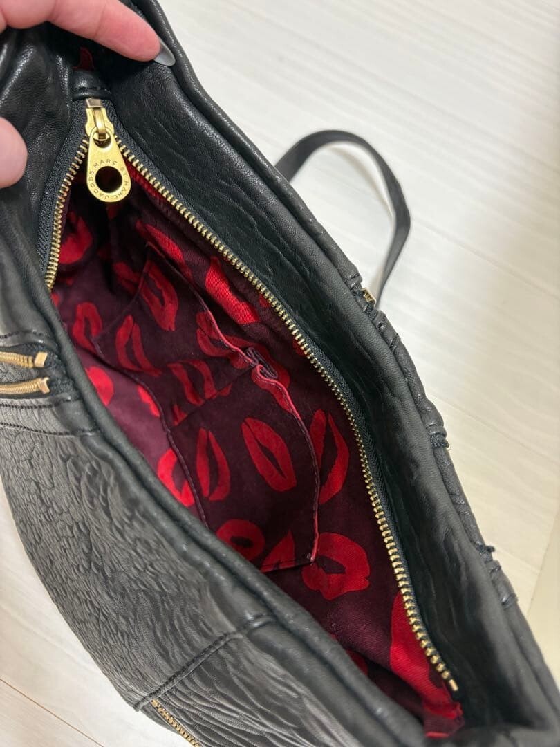 Marc by Marc Jacobs Black Leather Shoulder Bag Gold Hardware Inner Pocket