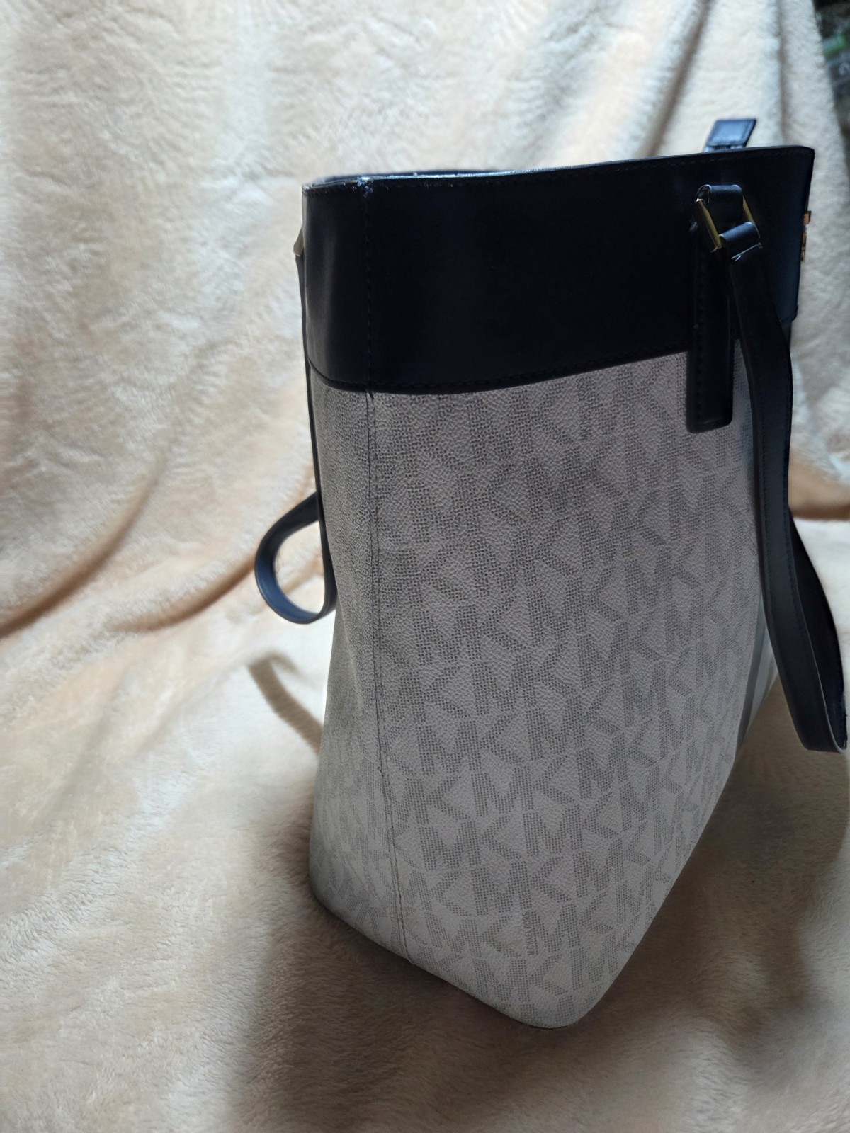 Michael Kors Logo Tote Shoulder Bag Beige/Navy/White Gold Hardware Zip Top