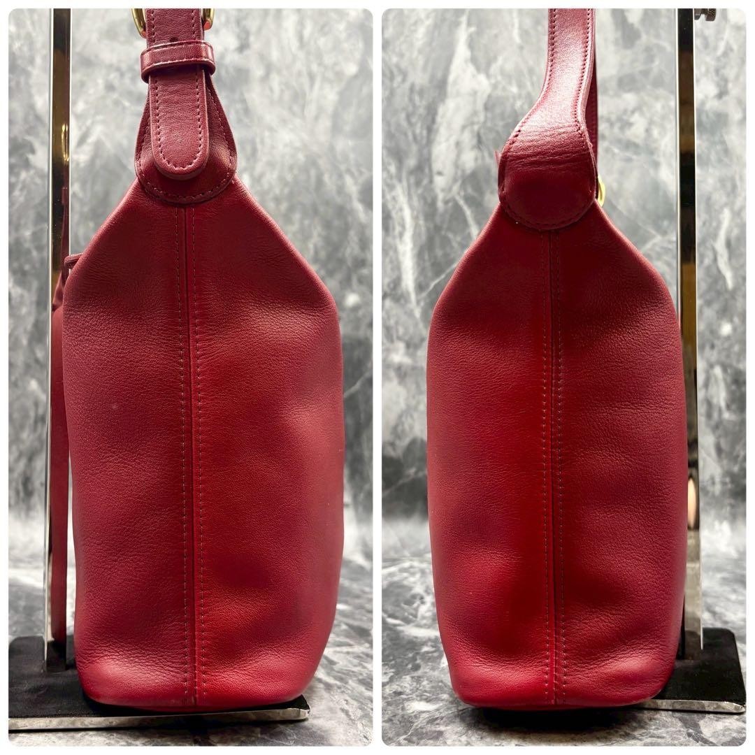 COACH 1051 Glove Leather Red One Shoulder Bag Gold Hardware 23x21cm Auth