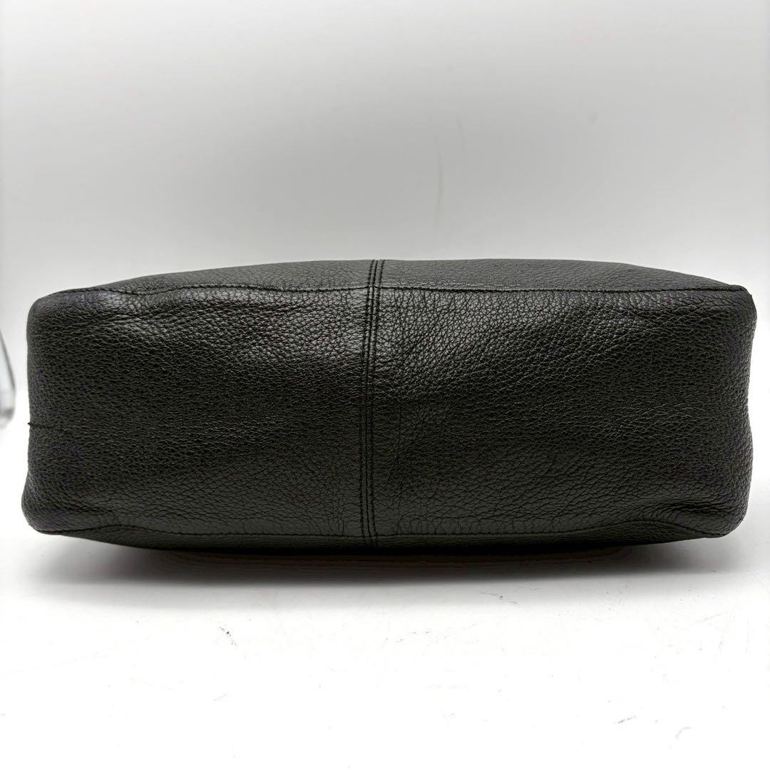Fendi FF Hardware Leather Shoulder Bag Black 30x18x11cm Handle 10cm Authentic