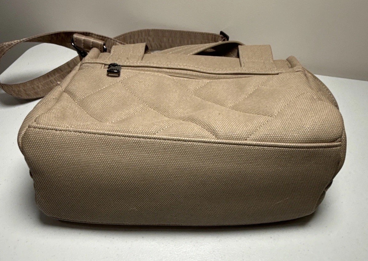 Lug Jitterbug Matte Luxe VL Crossbody Bag – Sand Read