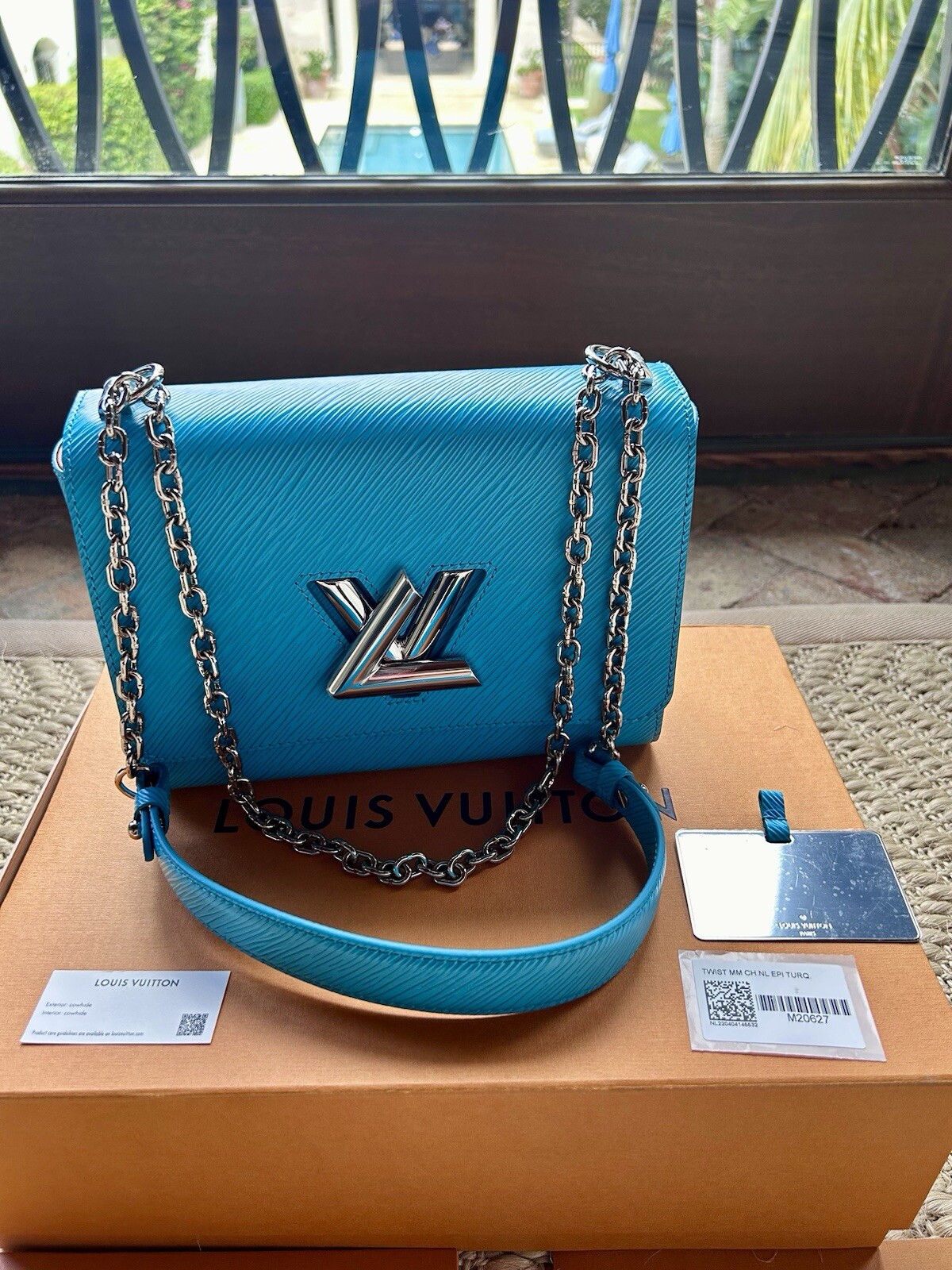 Louis Vuitton Twist MM Epi Leather Turquoise Crossbody Chain Bag Authentic
