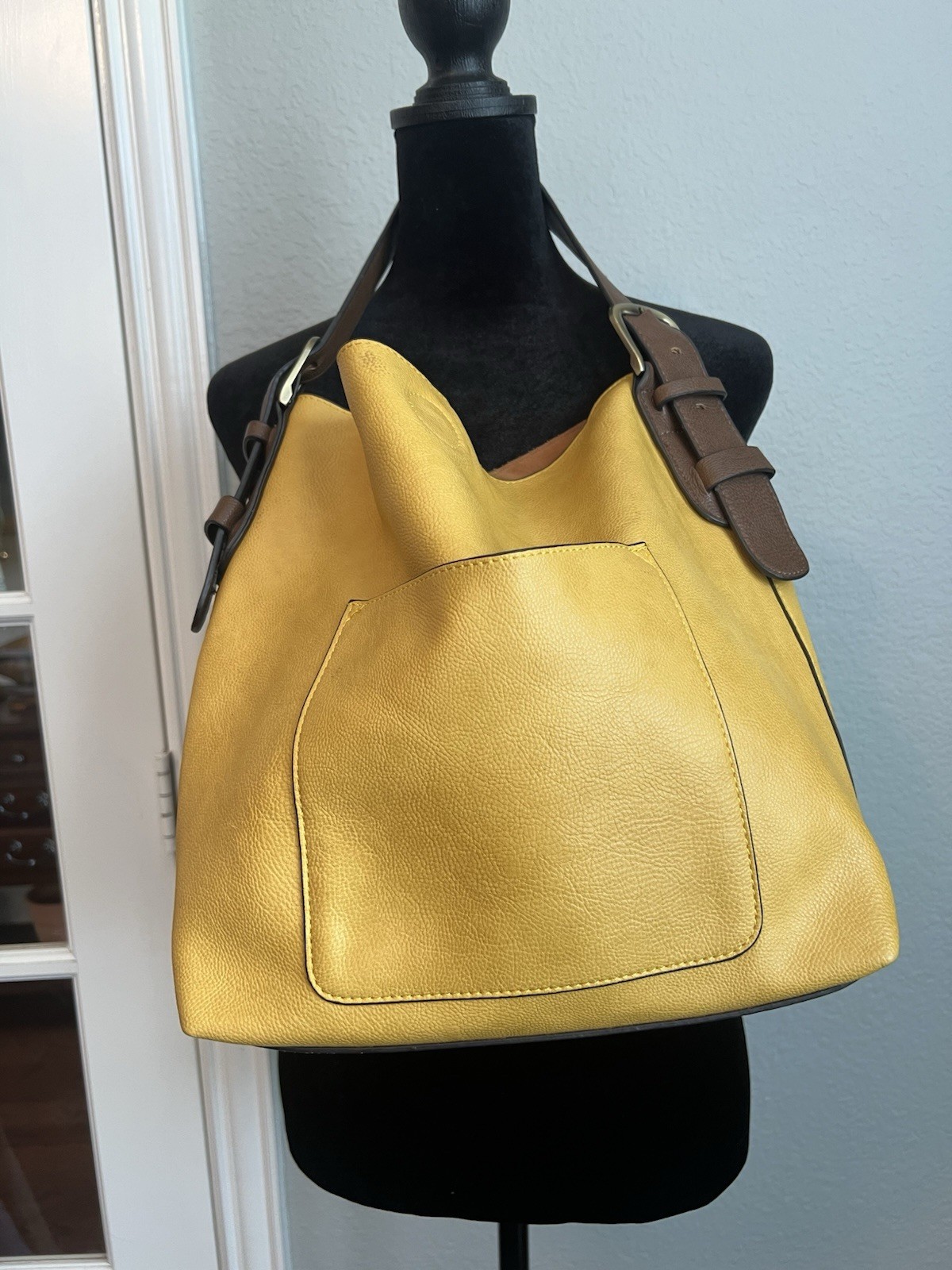 Buttery soft Hobo Shoulder Leather Lemon Coffee Bag. Great Condition