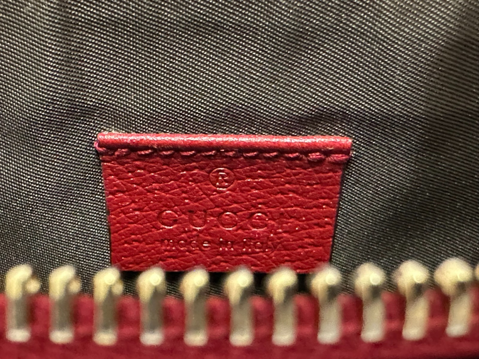 GUCCI GG SUPREME RED TIAN PRINT CANVAS + LEATHER ZIP PORTFOLIO CLUTCH ~ $1,000