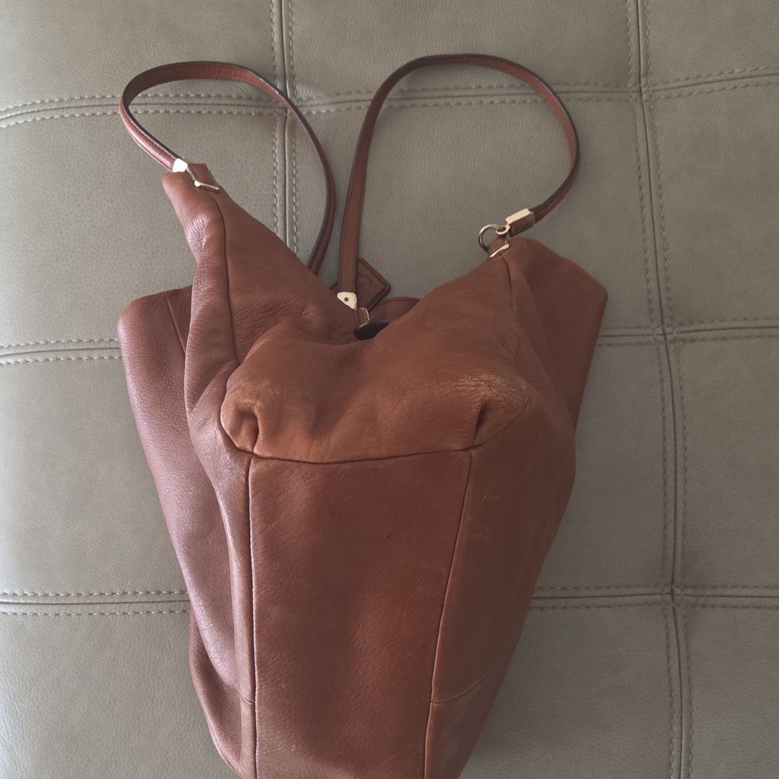 Coach Large Brown Pebbled Hobo Shoulder Bag Zip Top Red Lining Gold Charm