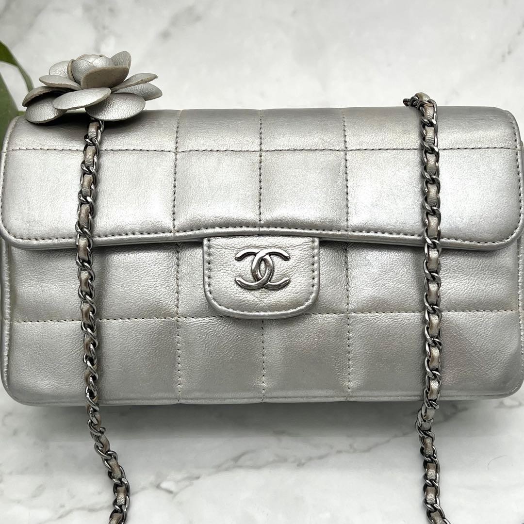 CHANEL Camellia Chocolate Bar Lambskin Chain Shoulder Bag Silver Auth Good