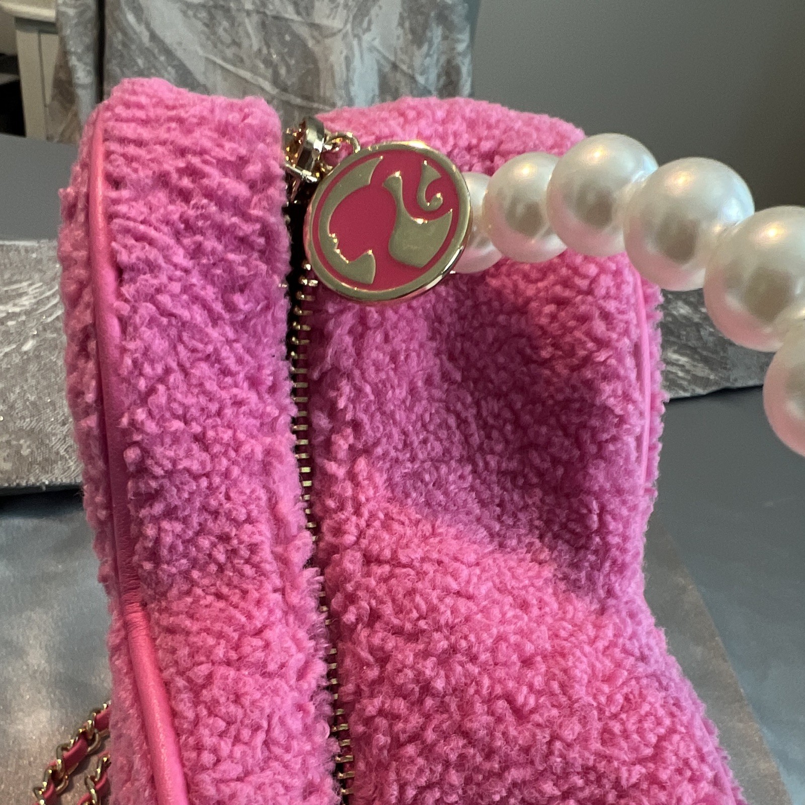Barbie Pink Heart Crossbody Bag Pearl Top Handle Gold Chain Strap Zip Closure