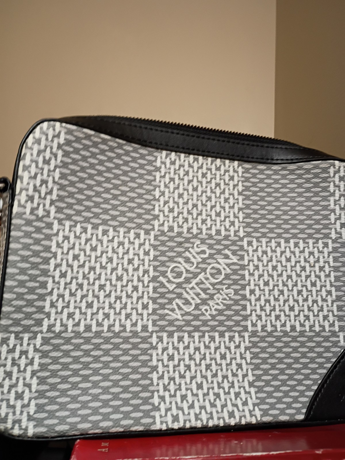 Louis Vuitton Damier Gray/White/Black Zip Handbag w/O strap