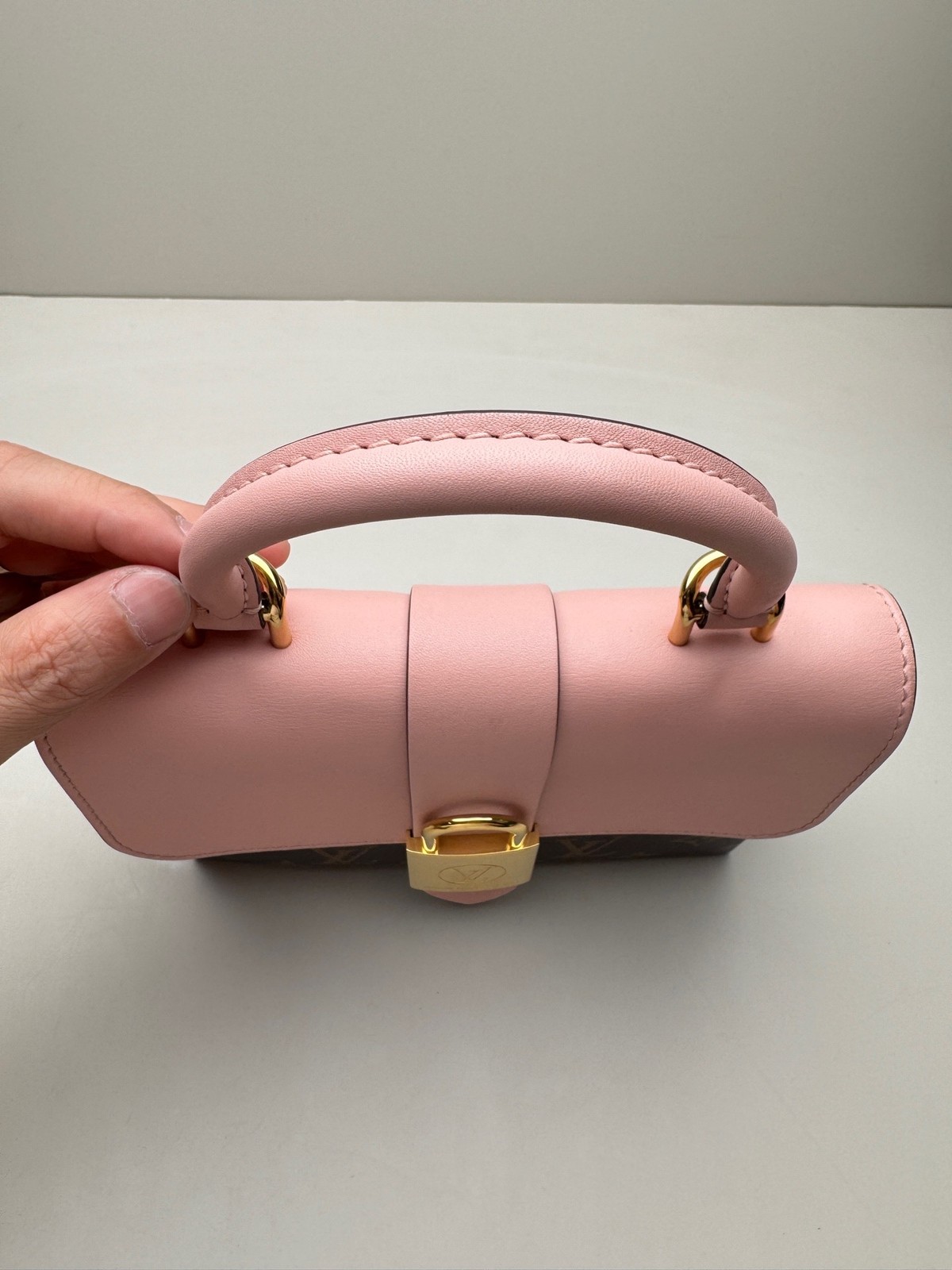Louis Vuitton Locky BB Monogram Pink Leather Crossbody Detachable Strap Gold HW
