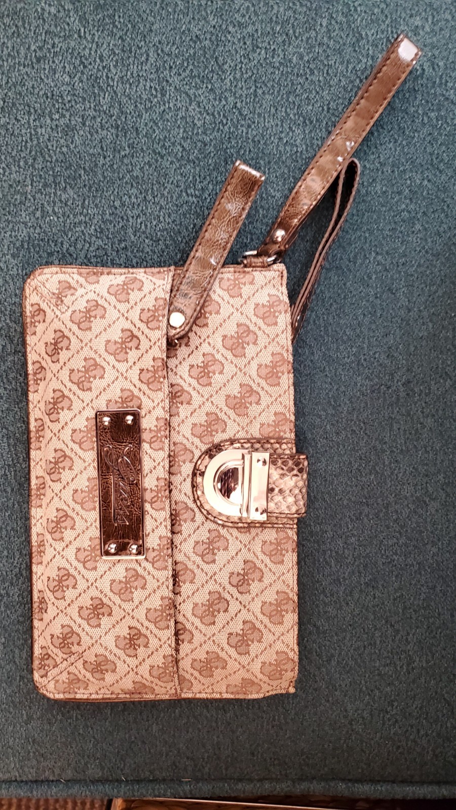 GUESS Clutch Clarksville Cognac Cream Brown Faux Leather Zippers nwot Pouches