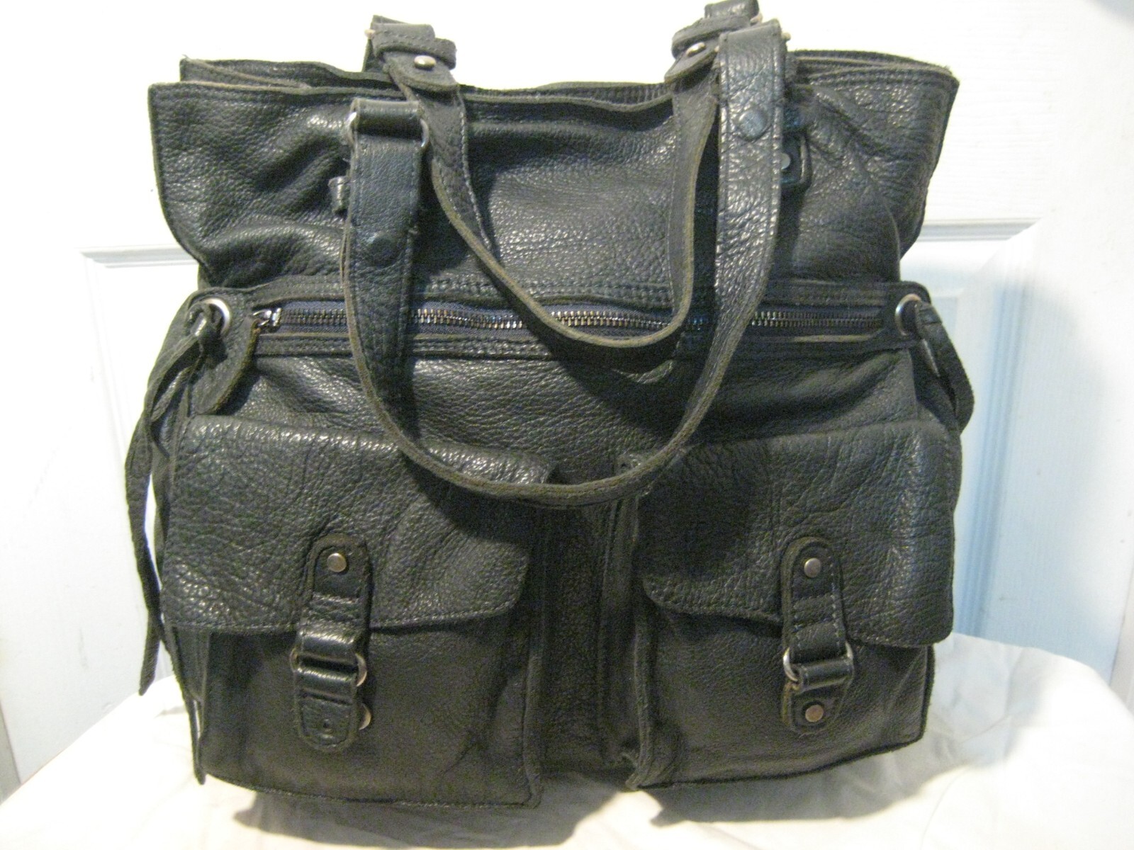 Vanessa Bruno Athe Large Black cowhide Leather Double Pockets Shoulder Bag.