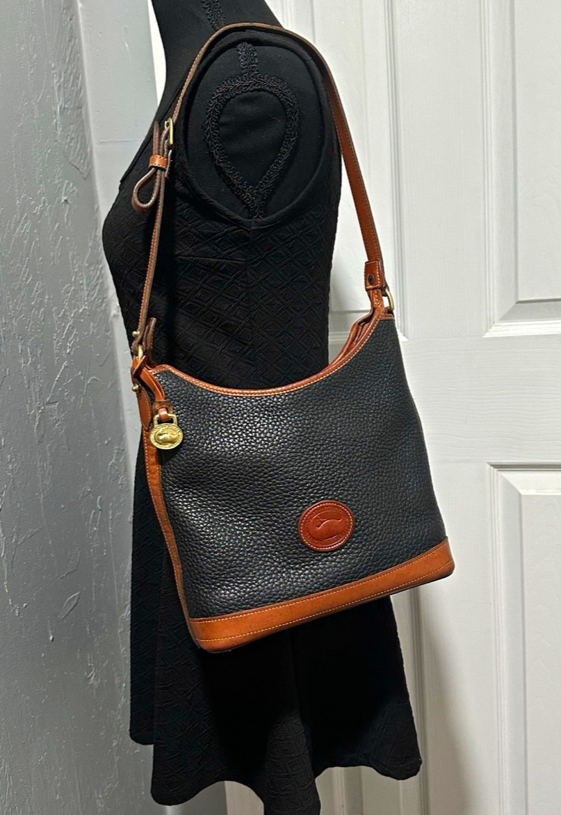 90s VTG Dooney & Bourke Small Hobo Black/Brown Pebbled Shoulder Bag Zip Top USA