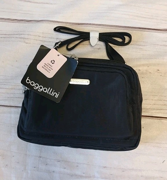BAGGALLINI Black Multi Zip Crossbody (7.5in x 5.5in)